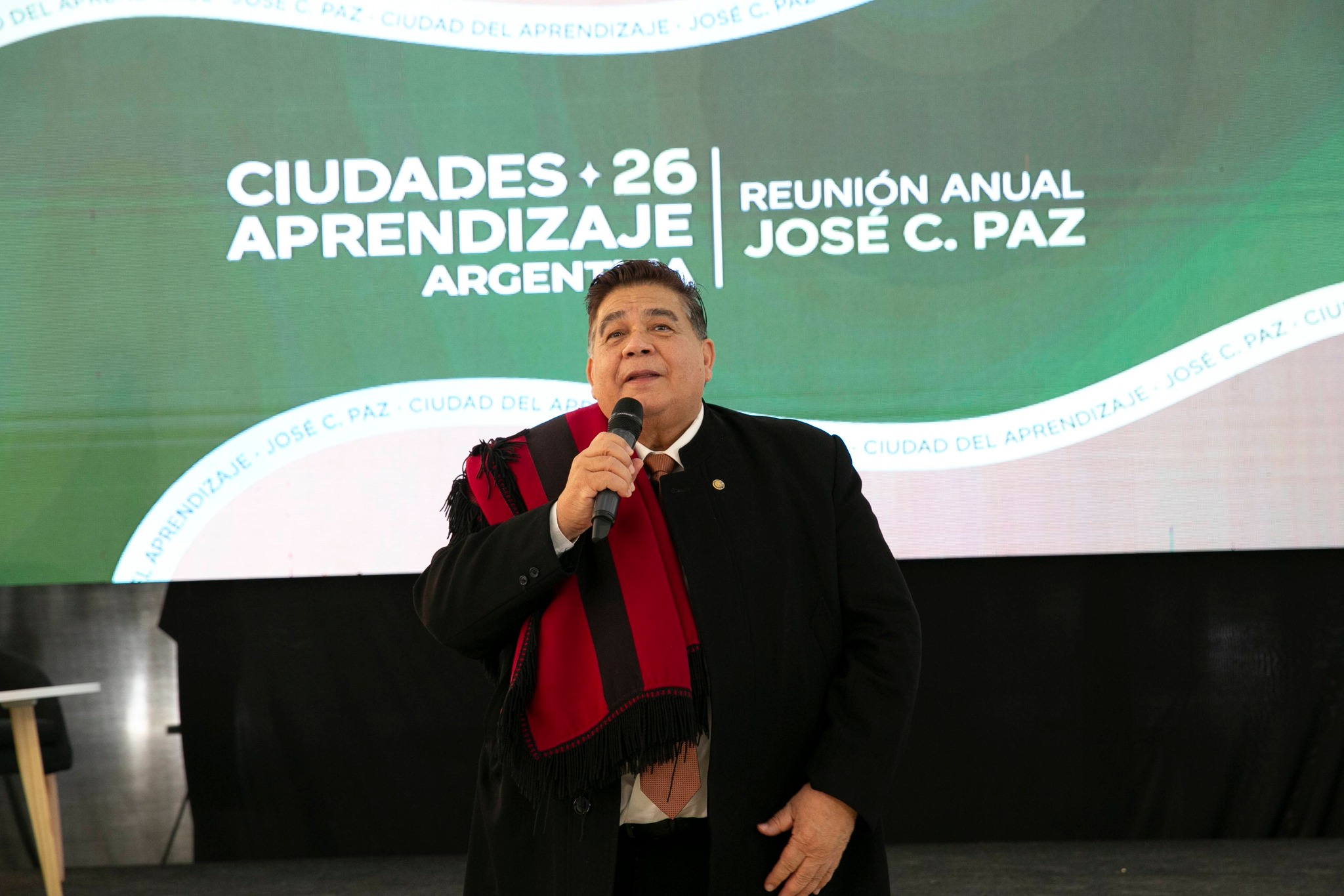 José C. Paz debatió sobre el uso de la <b>Inteligencia Artificial</b> en la educación - aquilanoticia thumbnail